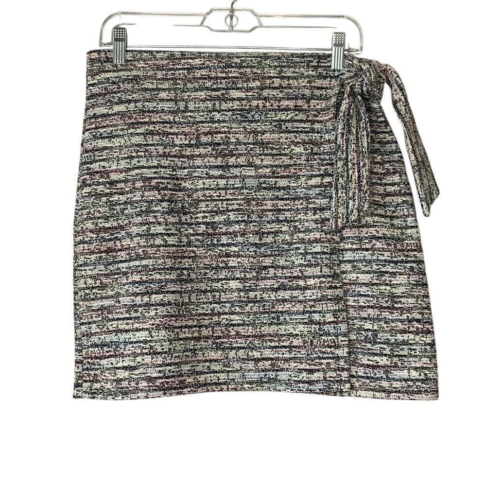 Loft‎ multi knit boucle style wrap skirt with tie. Size M
